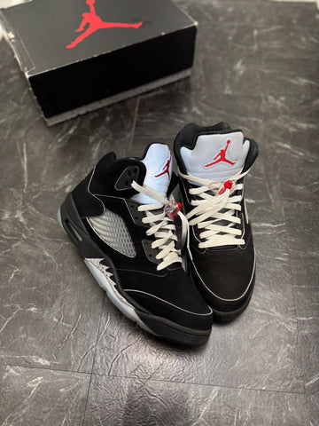 Jordan 5 Black Metallic Reimagined SZ: 12M - Pre-Owned