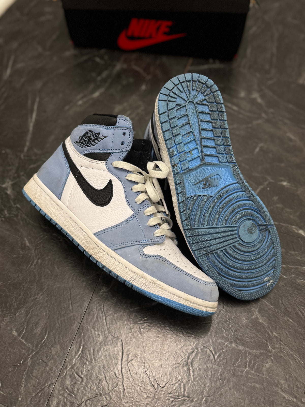 Jordan 1 High University Blue SZ: 9M - Pre-Owned