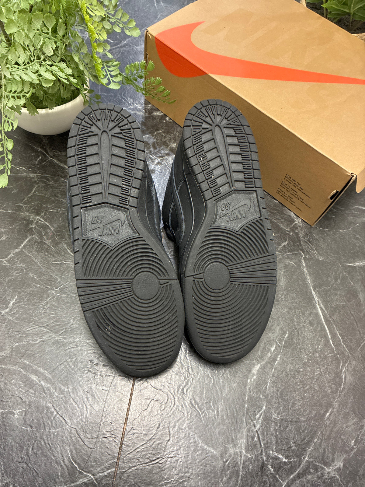 Nike SB Dunk Low Triple Black SZ: 9.5M - Pre-Owned