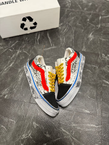 Vans Gallery Dept. Good Luck SZ: 5.5M/7W - Pre-Owned