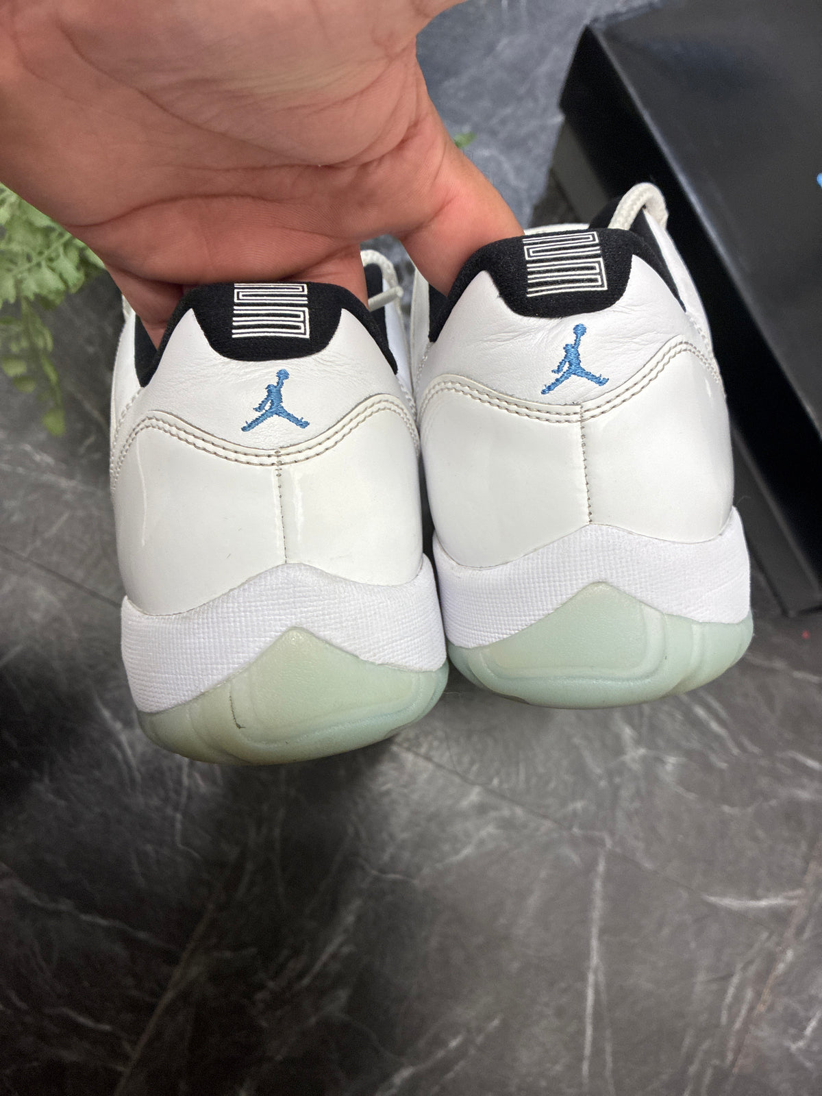 Jordan 11 Low Legend Blue SZ: 11M - Pre-Owned