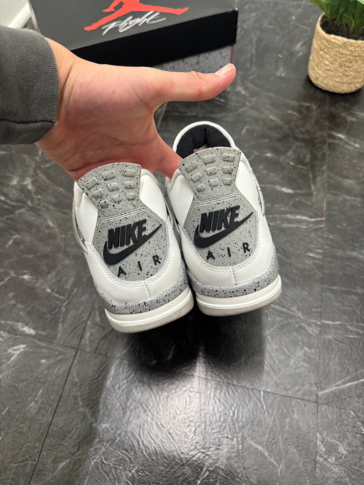 Jordan 4 White Cement 2025 SZ: 9M - Pre-Owned
