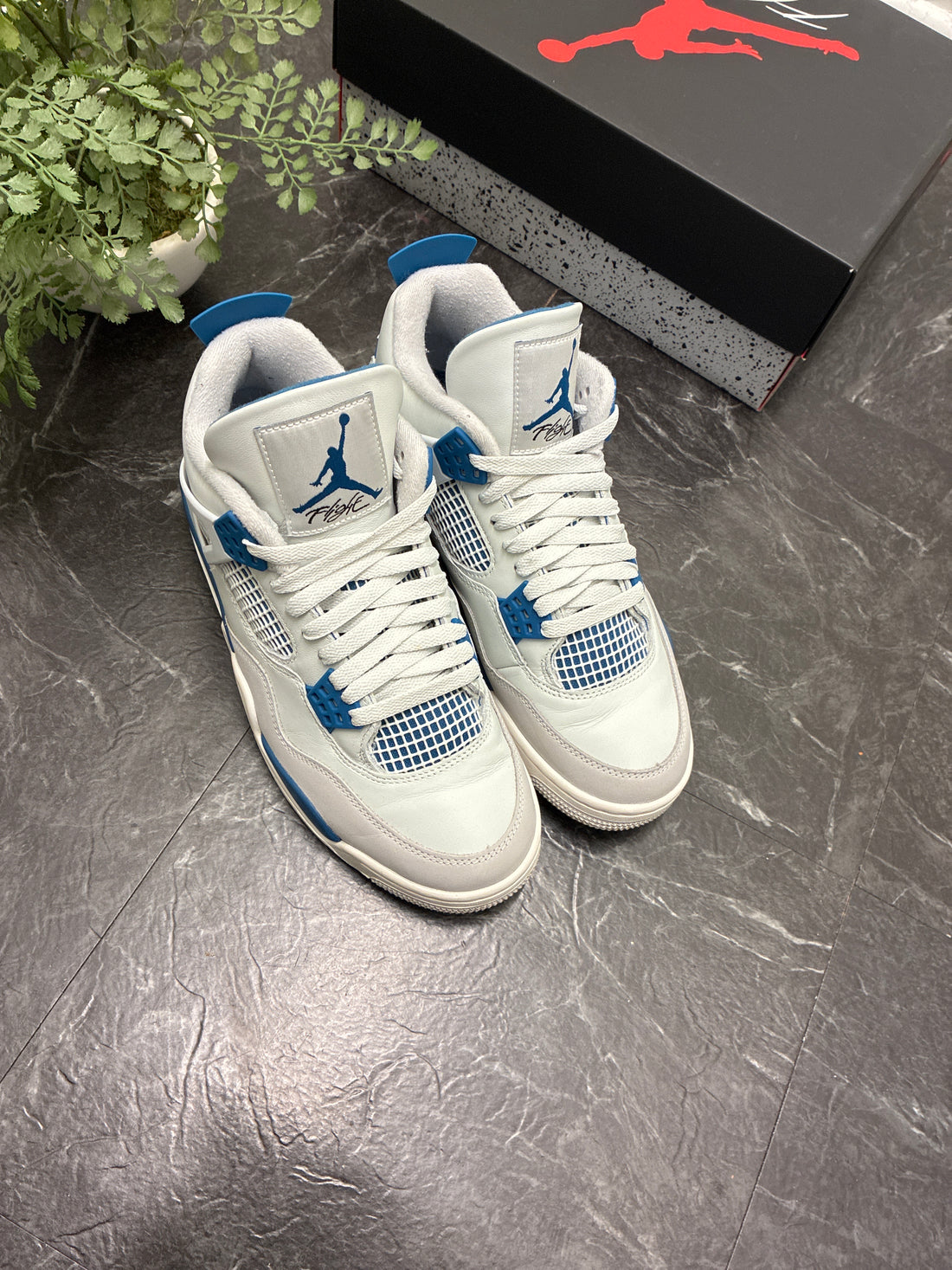Jordan 4 Military Blue 2024 SZ: 8.5M - Pre-Owned