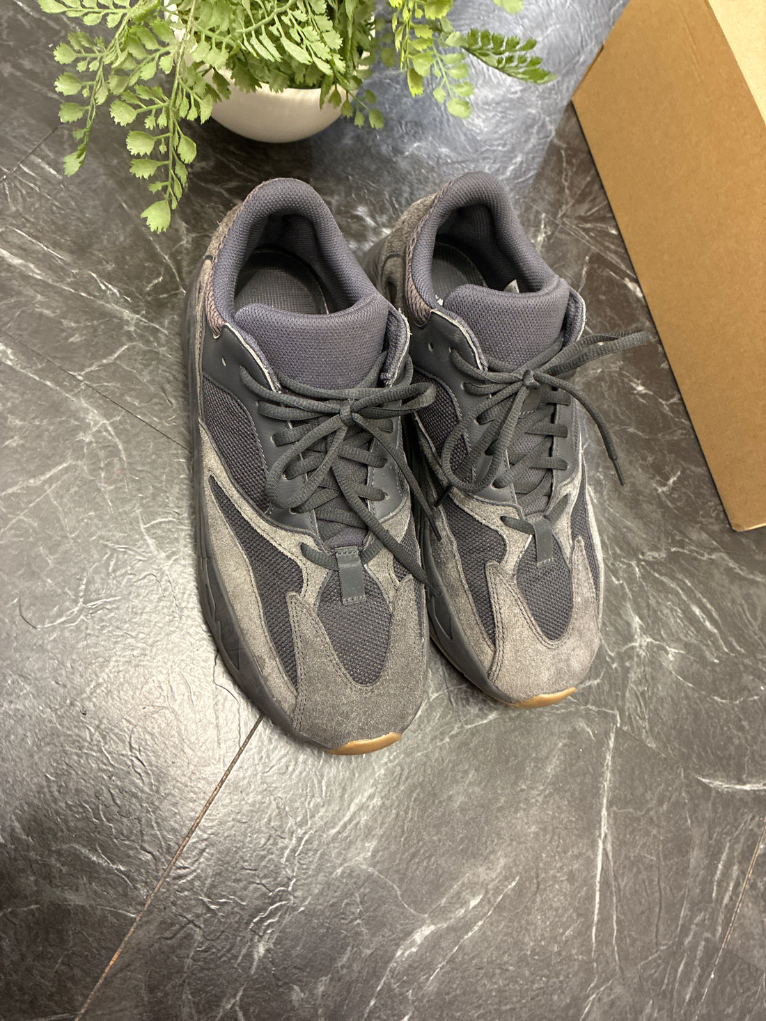 Adidas Yeezy Boost 700 Utility Black SZ: 11M - Pre-Owned