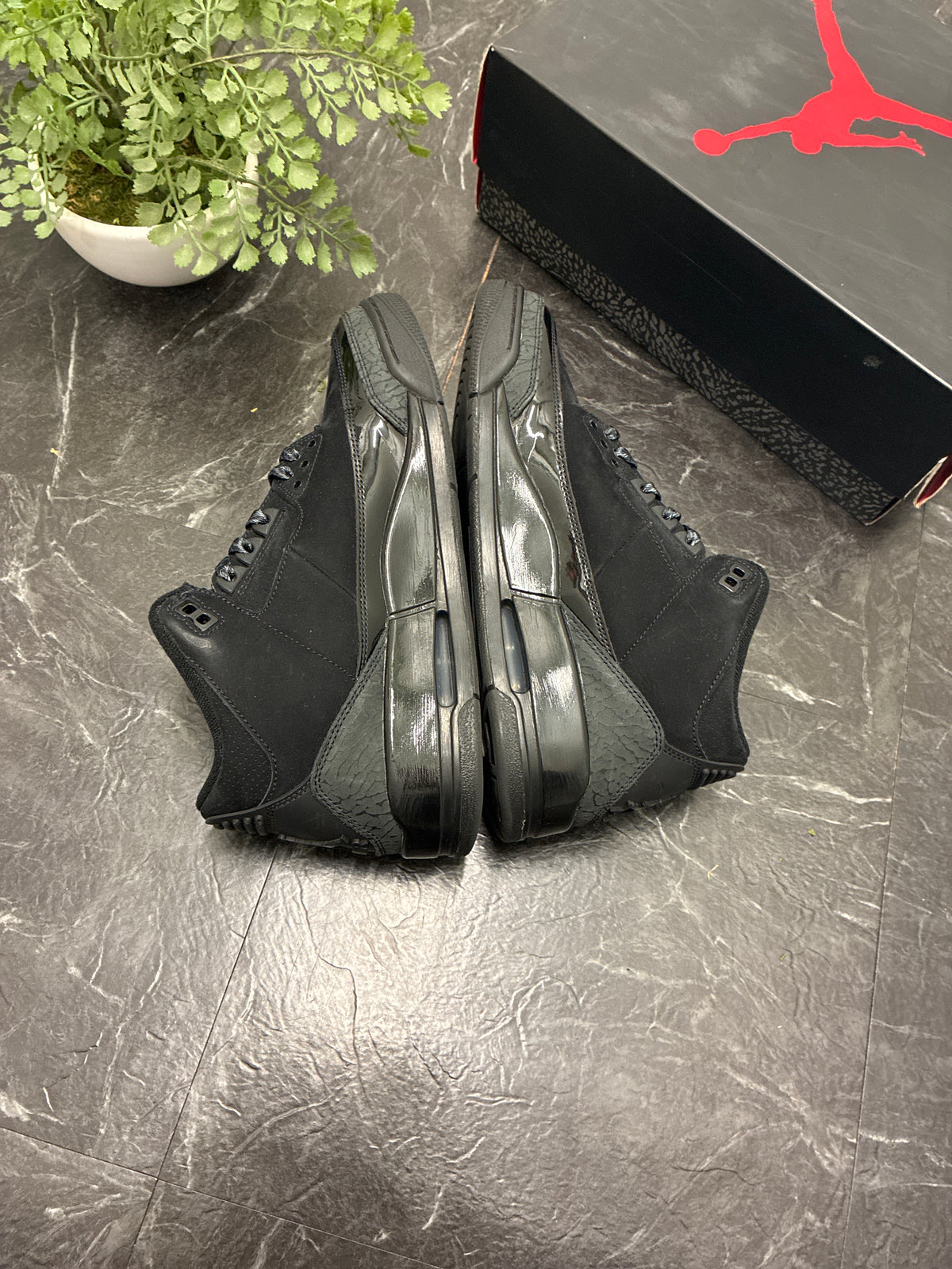 Jordan 3 Black Cat 2024 SZ: 9M - Pre-Owned