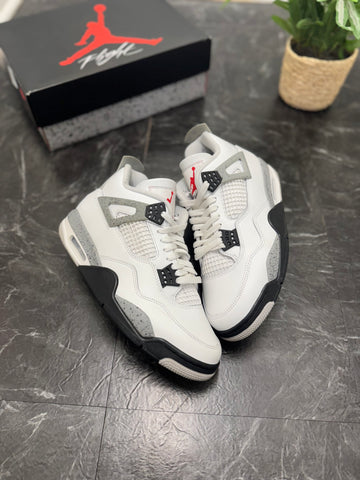 Jordan 4 White Cement 2025 SZ: 9M - Pre-Owned