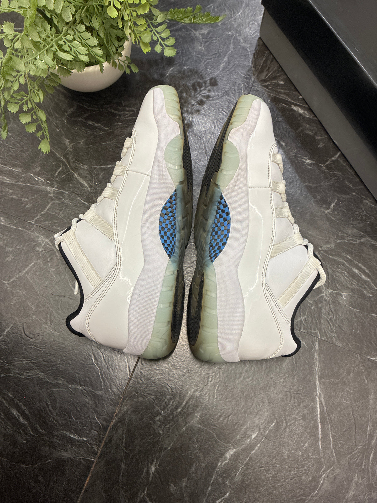 Jordan 11 Low Legend Blue SZ: 11M - Pre-Owned