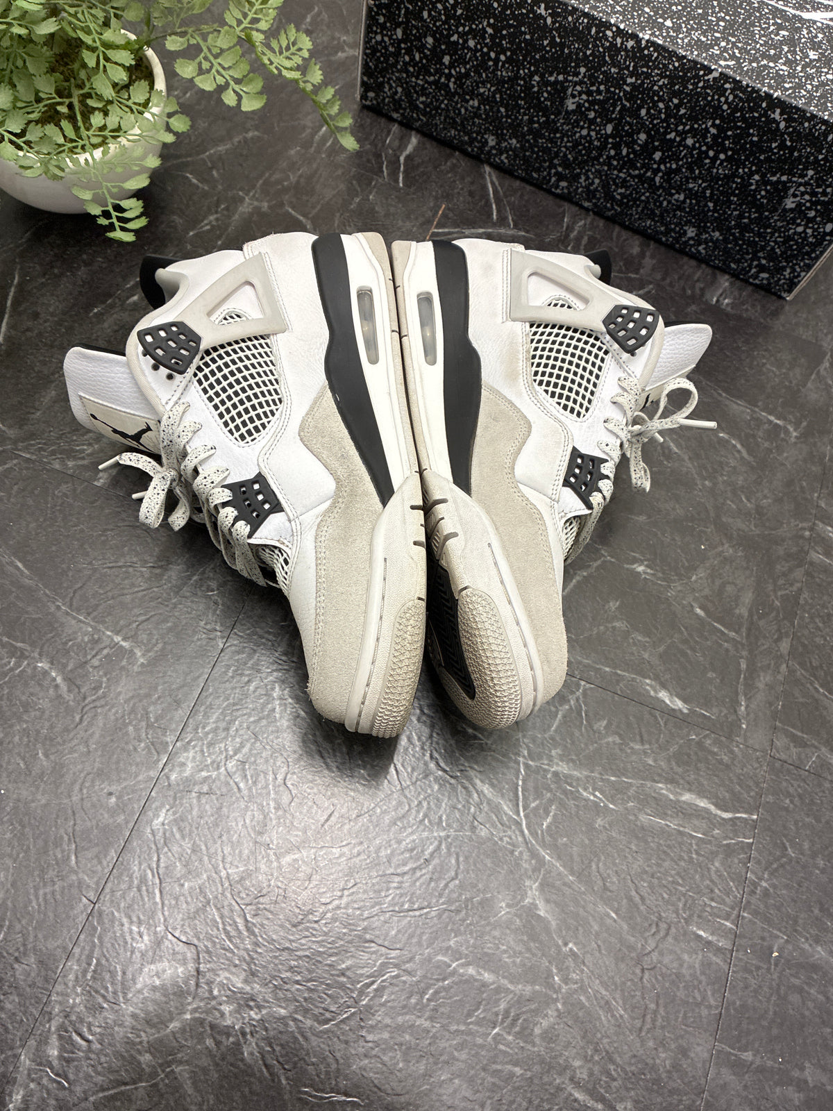 Jordan 4 Military Black SZ: 10.5M - Pre-Owned