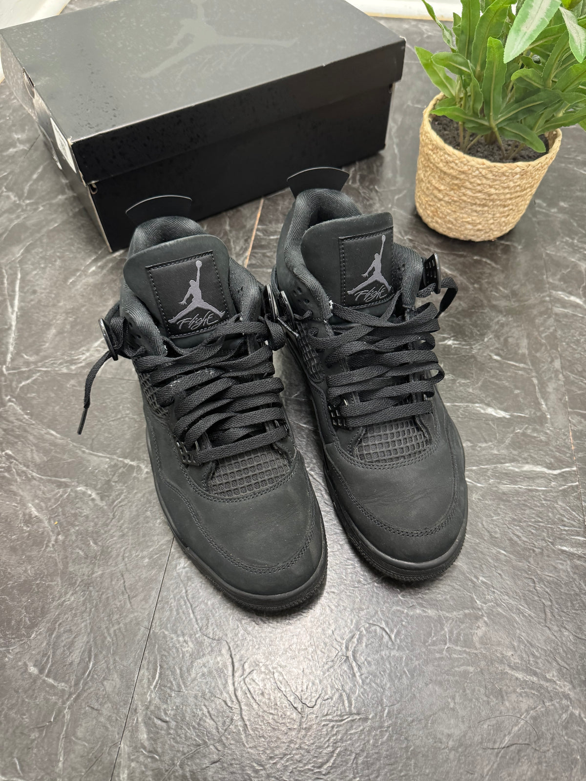 Air Jordan 4 Retro “Black Cat” (2025) SZ: 10M – Pre-Owned