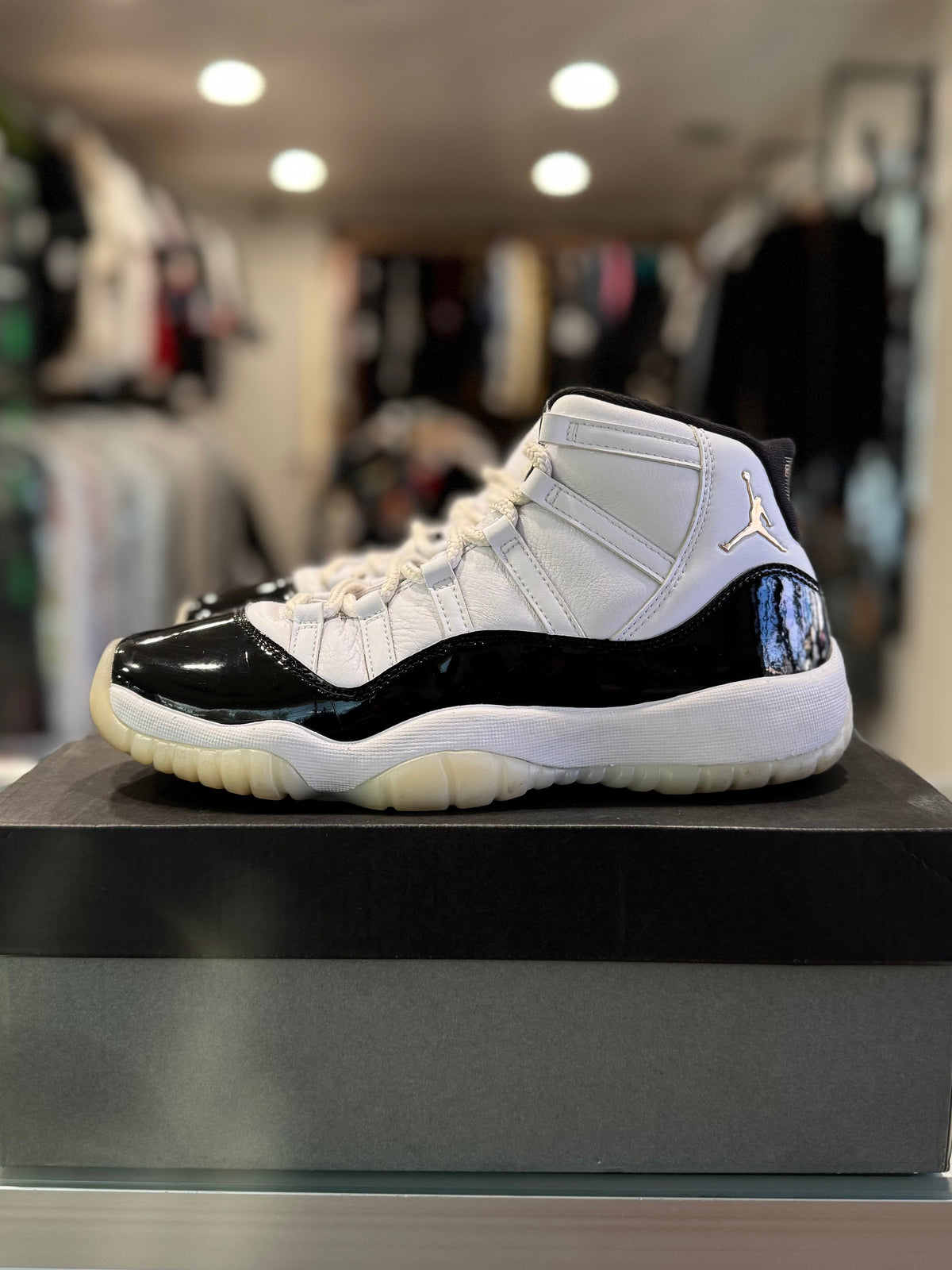 Jordan 11 DMP Gratitude SZ: 7Y/8.5W - Pre-Owned