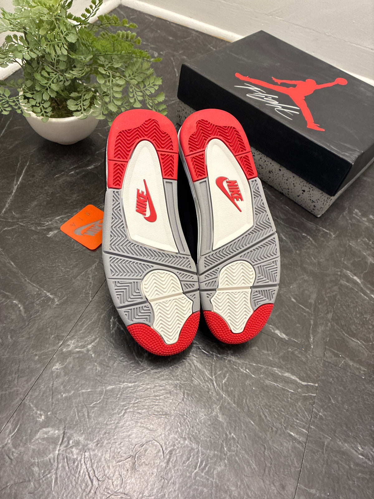 Jordan 4 Bred 2019 SZ: 9M - New