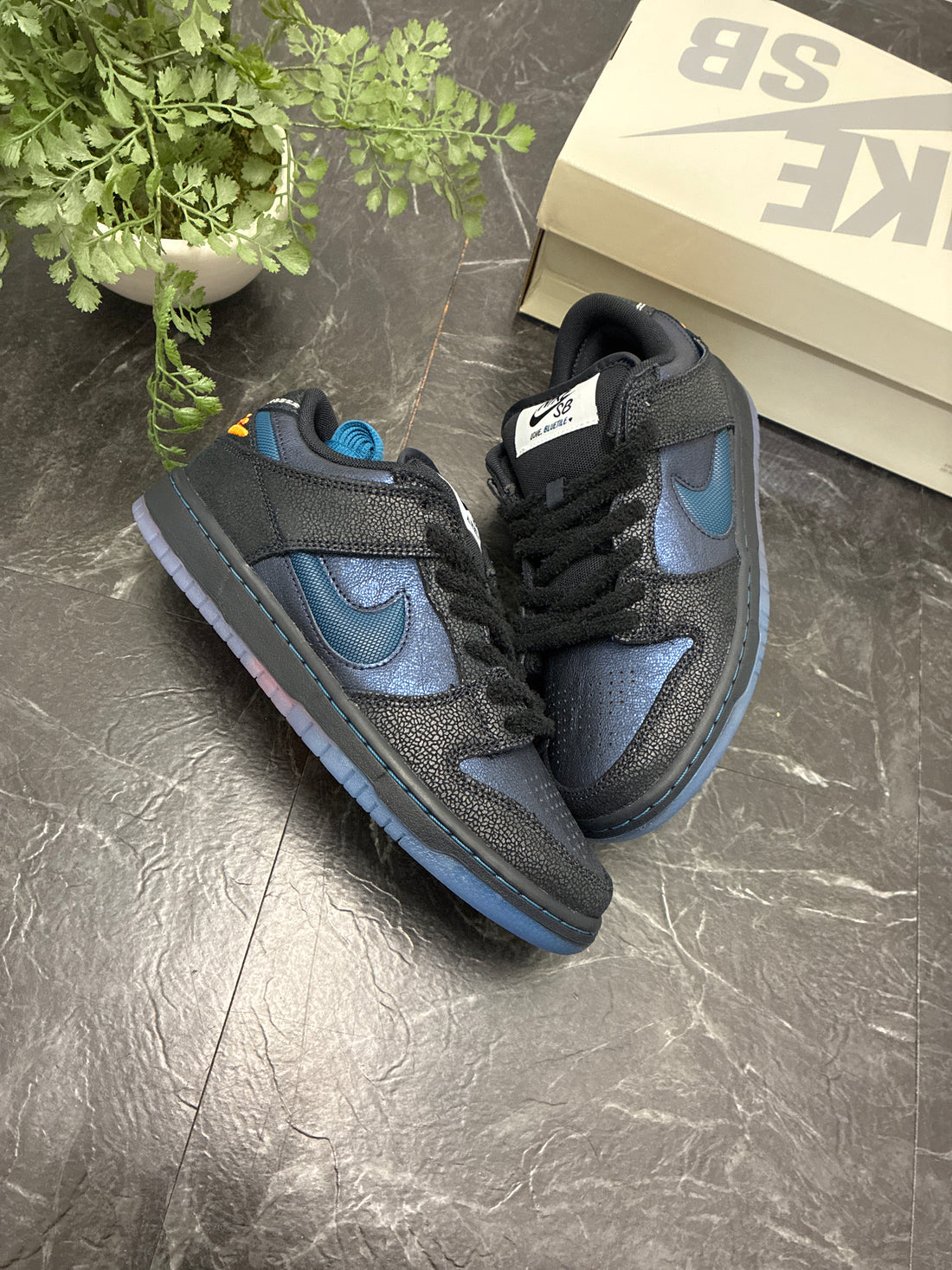 Nike SB Dunk Low Bluetile Skateboards SZ: 7M/8.5W - New