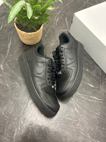 Nike Air Force 1 Low Black SZ: 9.5M - Pre-Owned