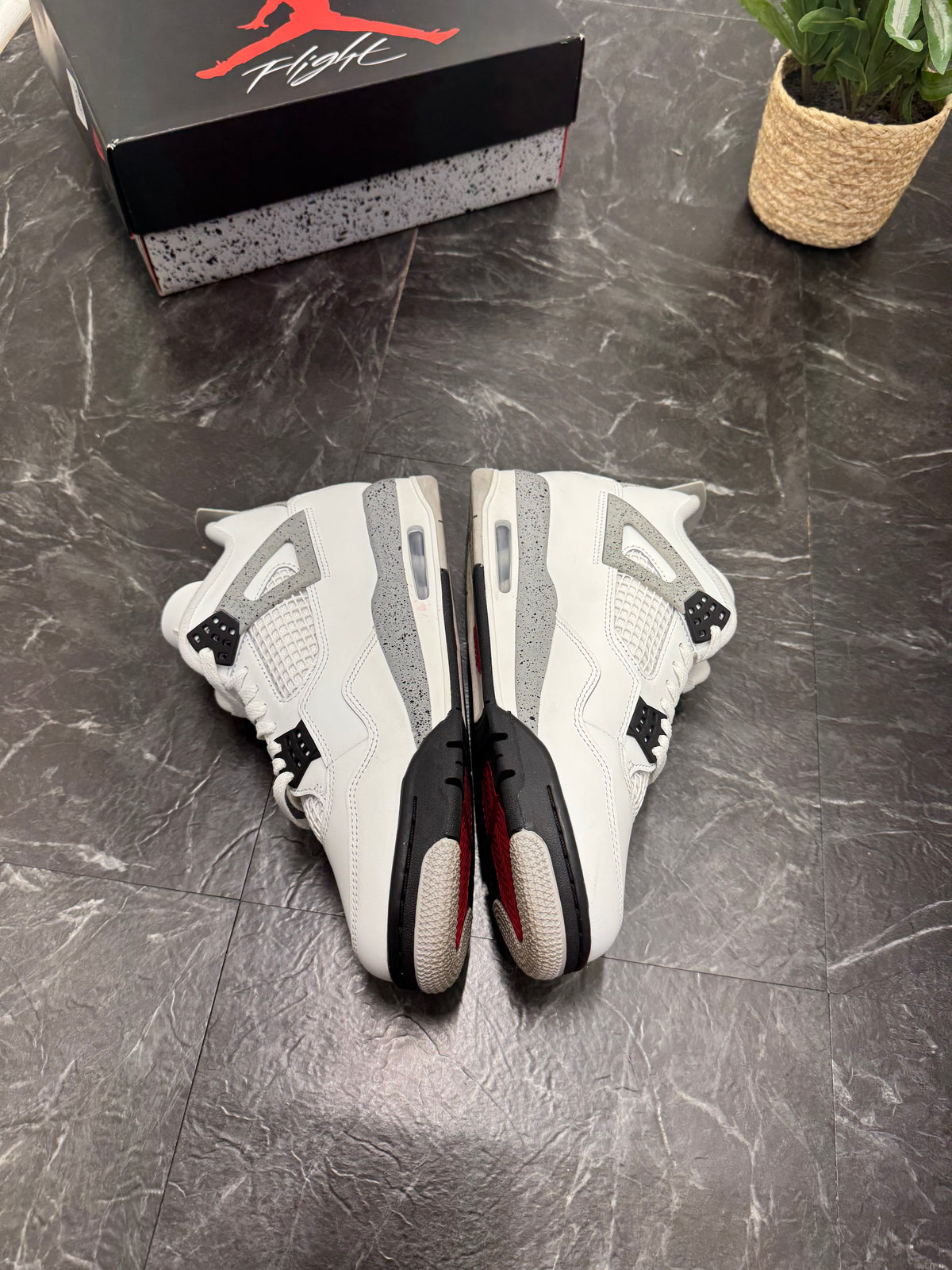 Jordan 4 White Cement 2025 SZ: 9M - Pre-Owned