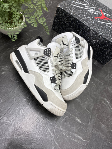 Jordan 4 Military Black SZ: 10.5M - Pre-Owned