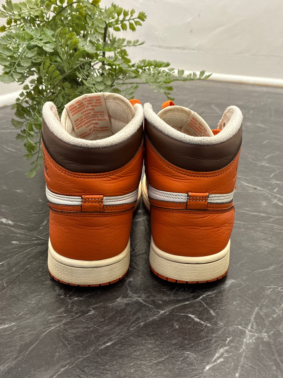 Jordan 1 High Starfish W SZ: 6W/4.5Y - Pre-Owned