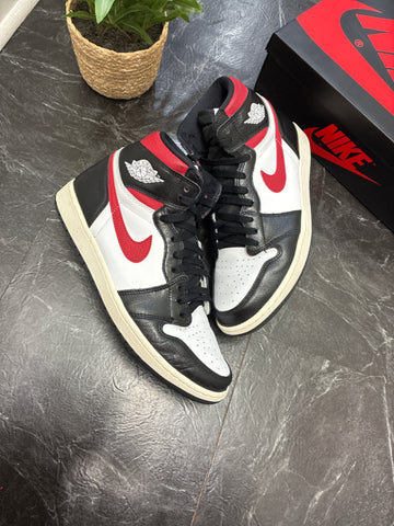 Jordan 1 High Black Gym Red SZ: 12M - Pre-Owned