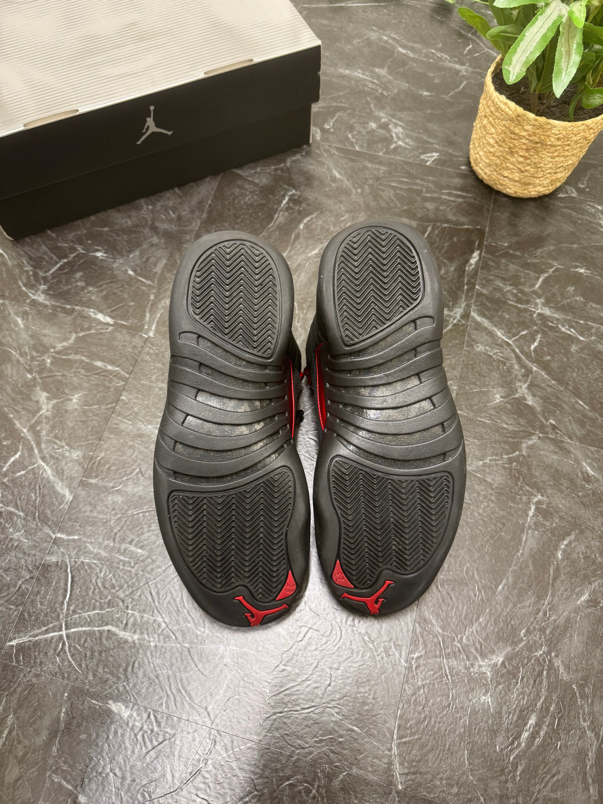 Jordan 12 Bloodline | SZ: 9M | Pre-Owned