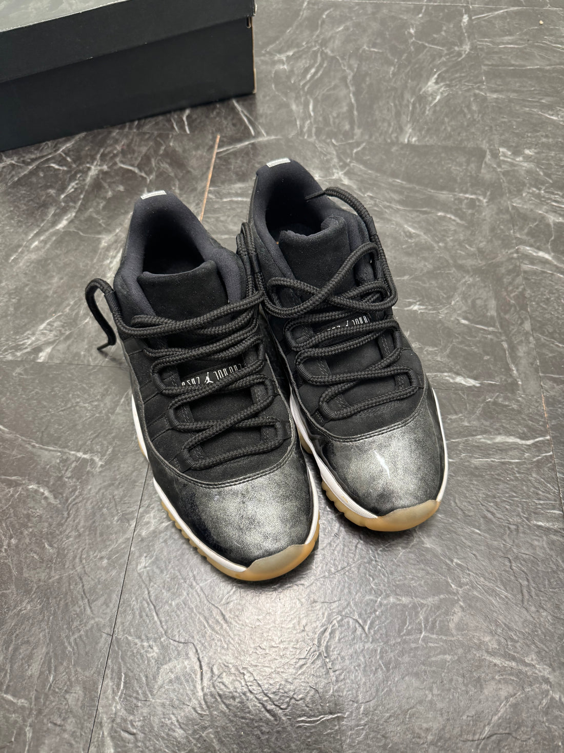 Jordan 11 Low Barons SZ: 8.5M - Pre-Owned