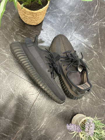 Adidas Yeezy Boost 350 V2 Onyx SZ: 8.5M - Pre-Owned