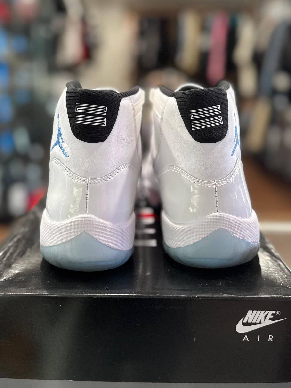 Jordan 11 Legend Blue 2024 SZ: 10M - Pre-Owned