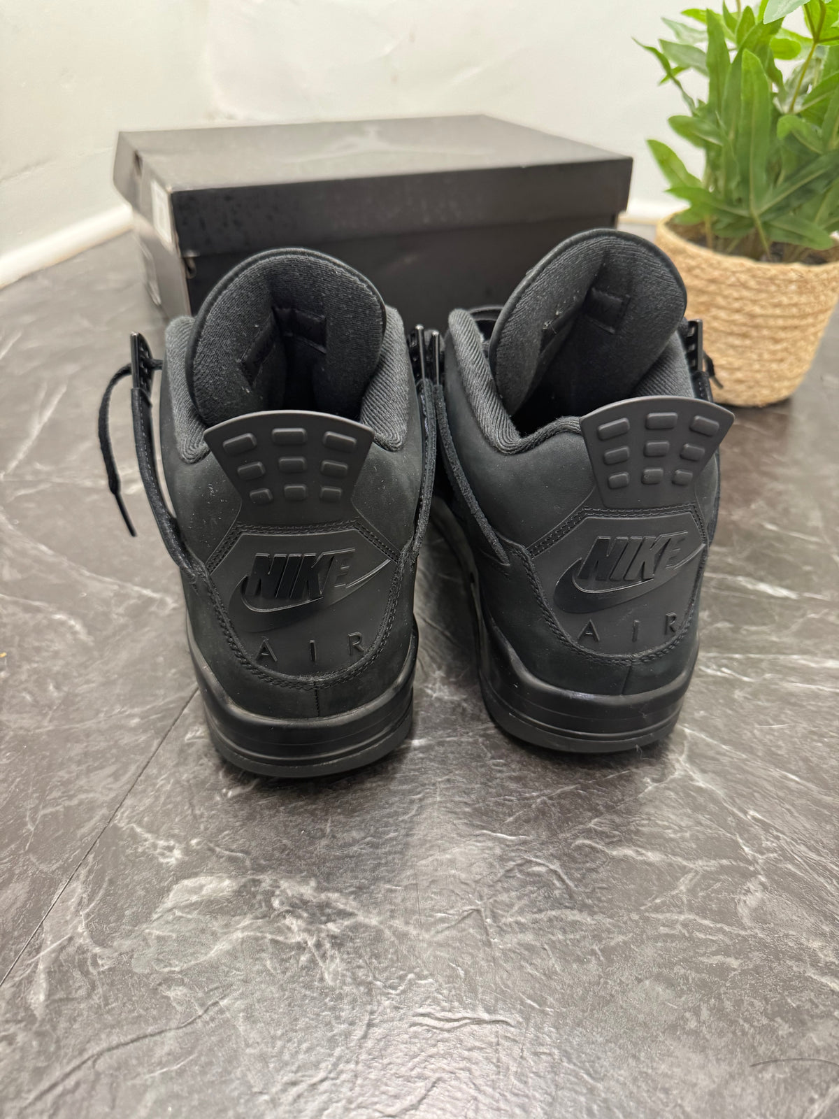 Air Jordan 4 Retro “Black Cat” (2025) SZ: 10M – Pre-Owned