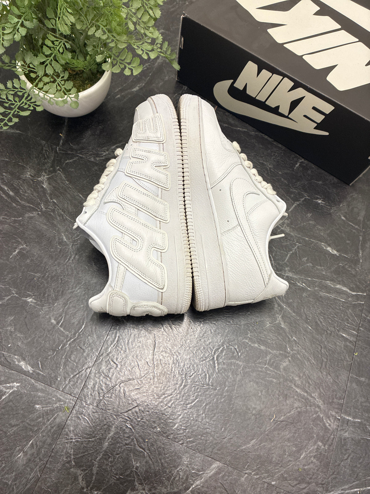 Nike Air Force 1 Low Cactus Plant Flea Market White SZ: 9.5M - Pre-Owned