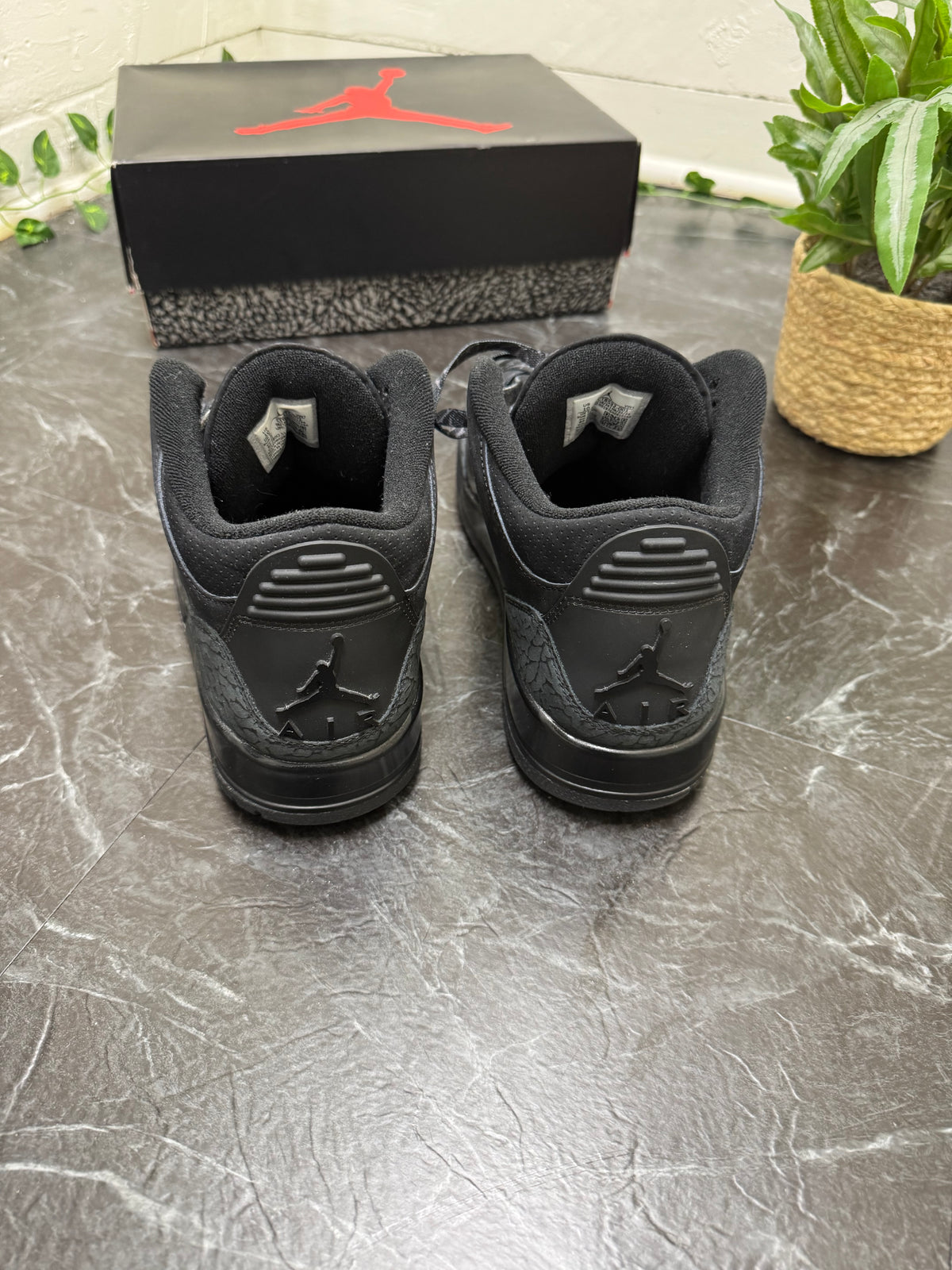 Jordan 3 Black Cat - SZ: 10M - Pre-Owned