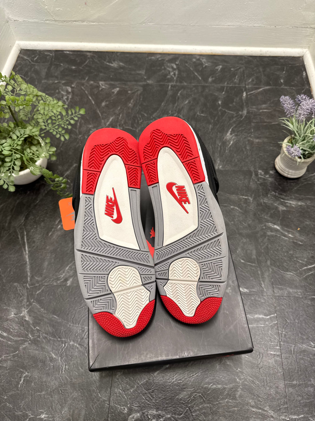 Jordan 4 Bred 2019 SZ: 10.5M - Pre-Owned