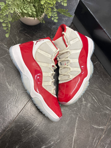Jordan 11 Cherry 2022 SZ: 11M - Pre-Owned