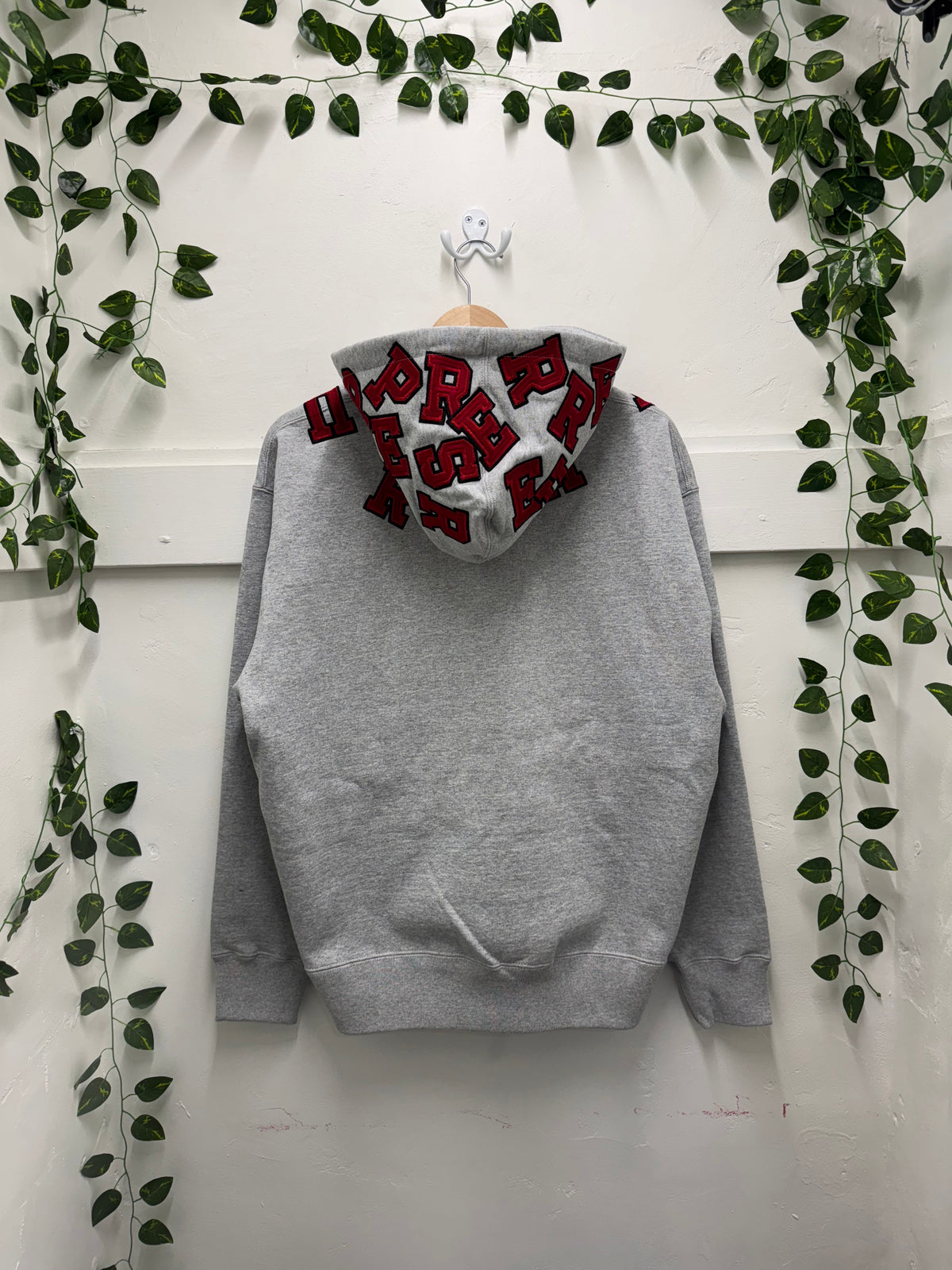 Supreme Appliqué Scattered Logo Hoodie SZ: M - New
