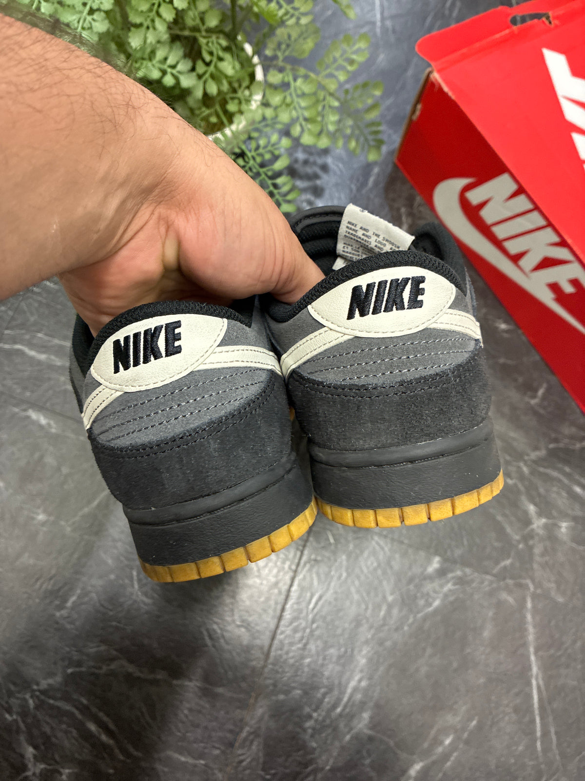 Nike Dunk Low Black Grey Gum SZ: 9.5M - Pre-Owned