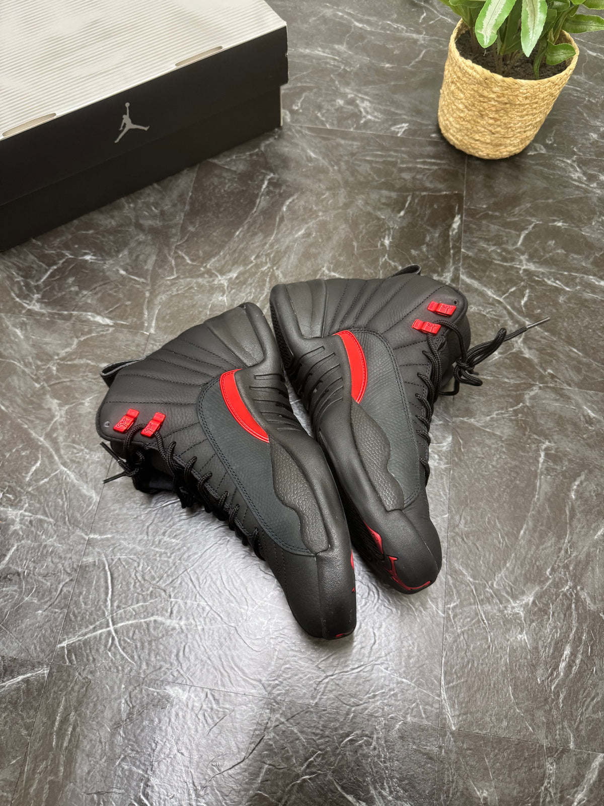 Jordan 12 Bloodline | SZ: 9M | Pre-Owned