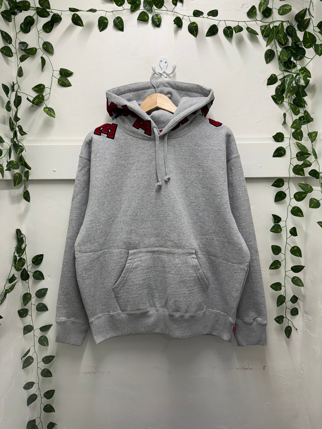Supreme Appliqué Scattered Logo Hoodie SZ: M - New