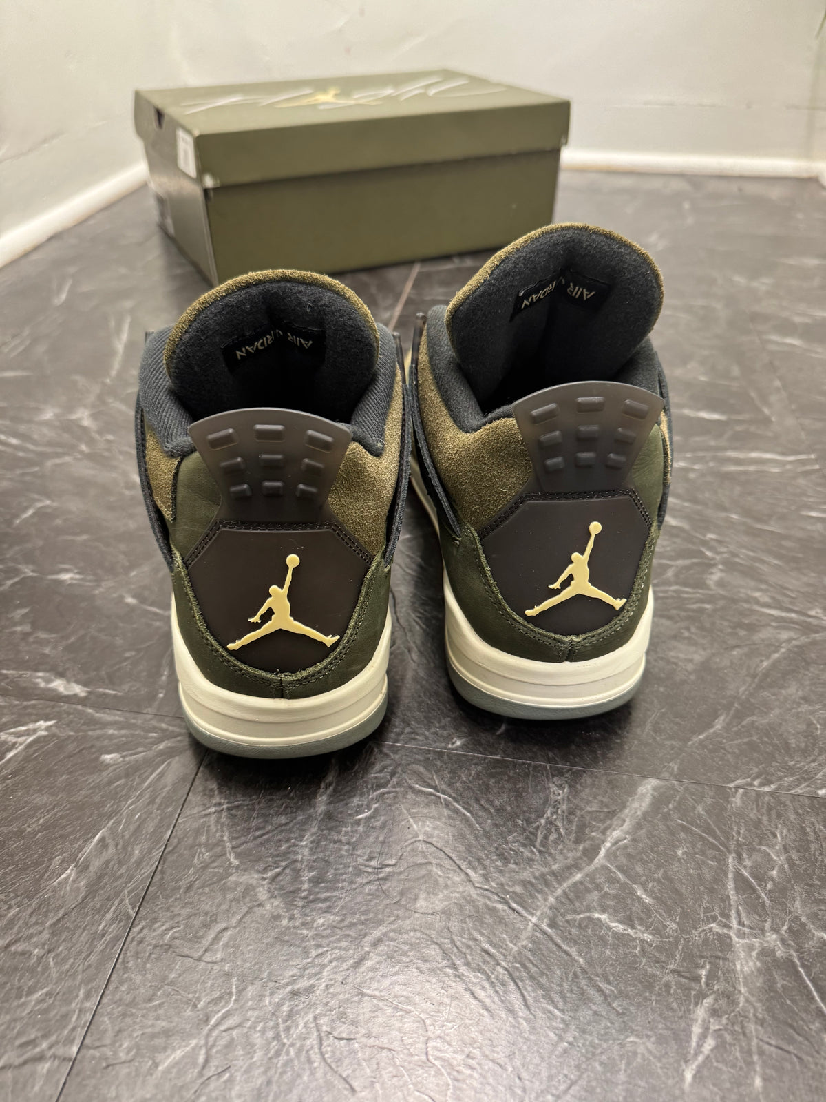 Jordan 4 Craft Olives SZ: 11.5M - Pre-Owned
