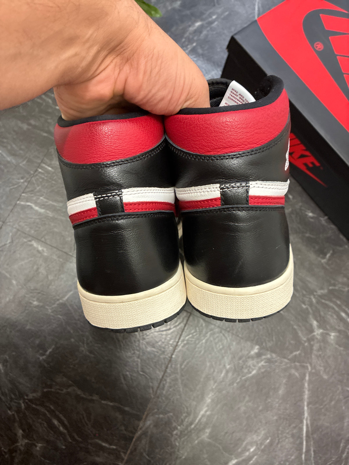 Jordan 1 High Black Gym Red SZ: 12M - Pre-Owned