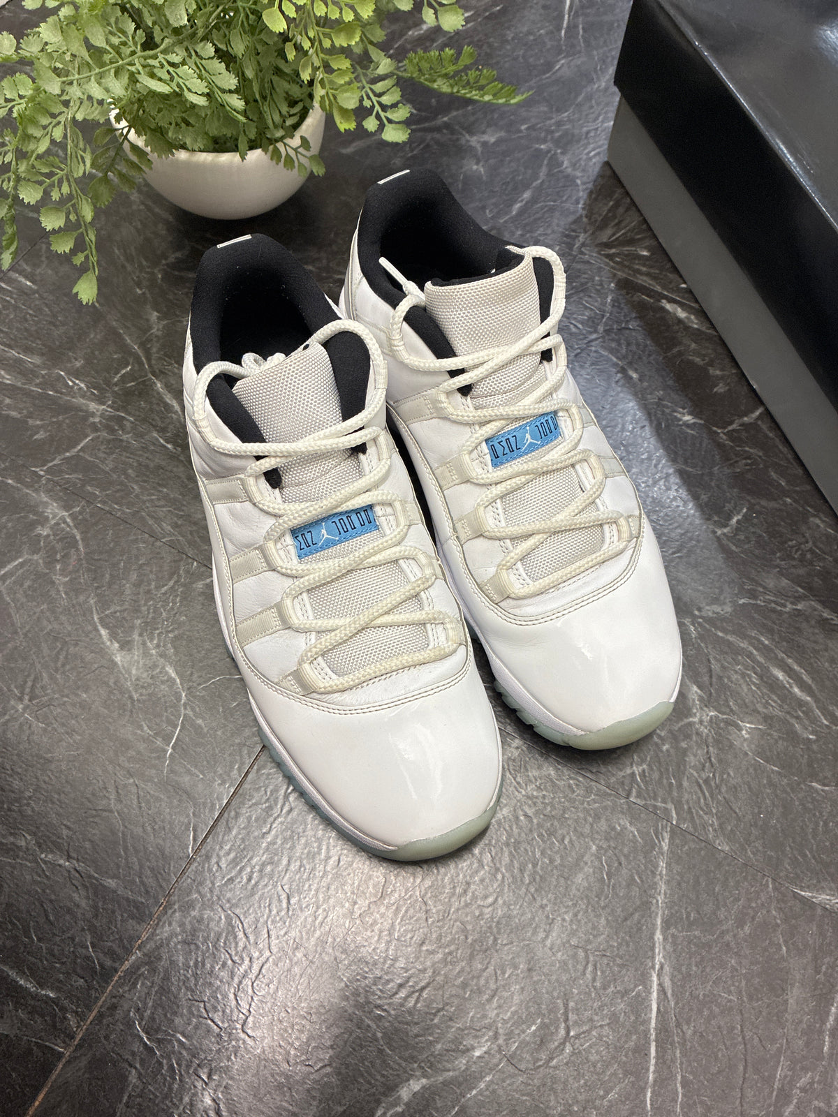 Jordan 11 Low Legend Blue SZ: 11M - Pre-Owned