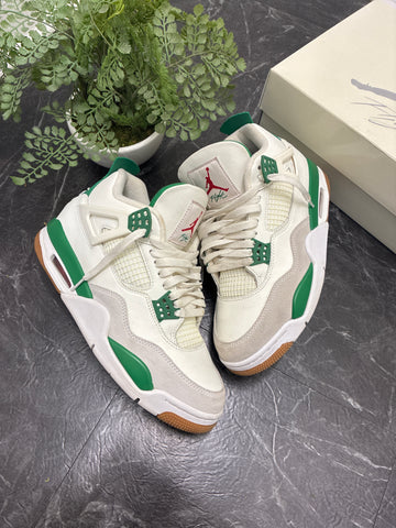 Jordan 4 SB Pine Green SZ: 9.5M - Pre-Owned