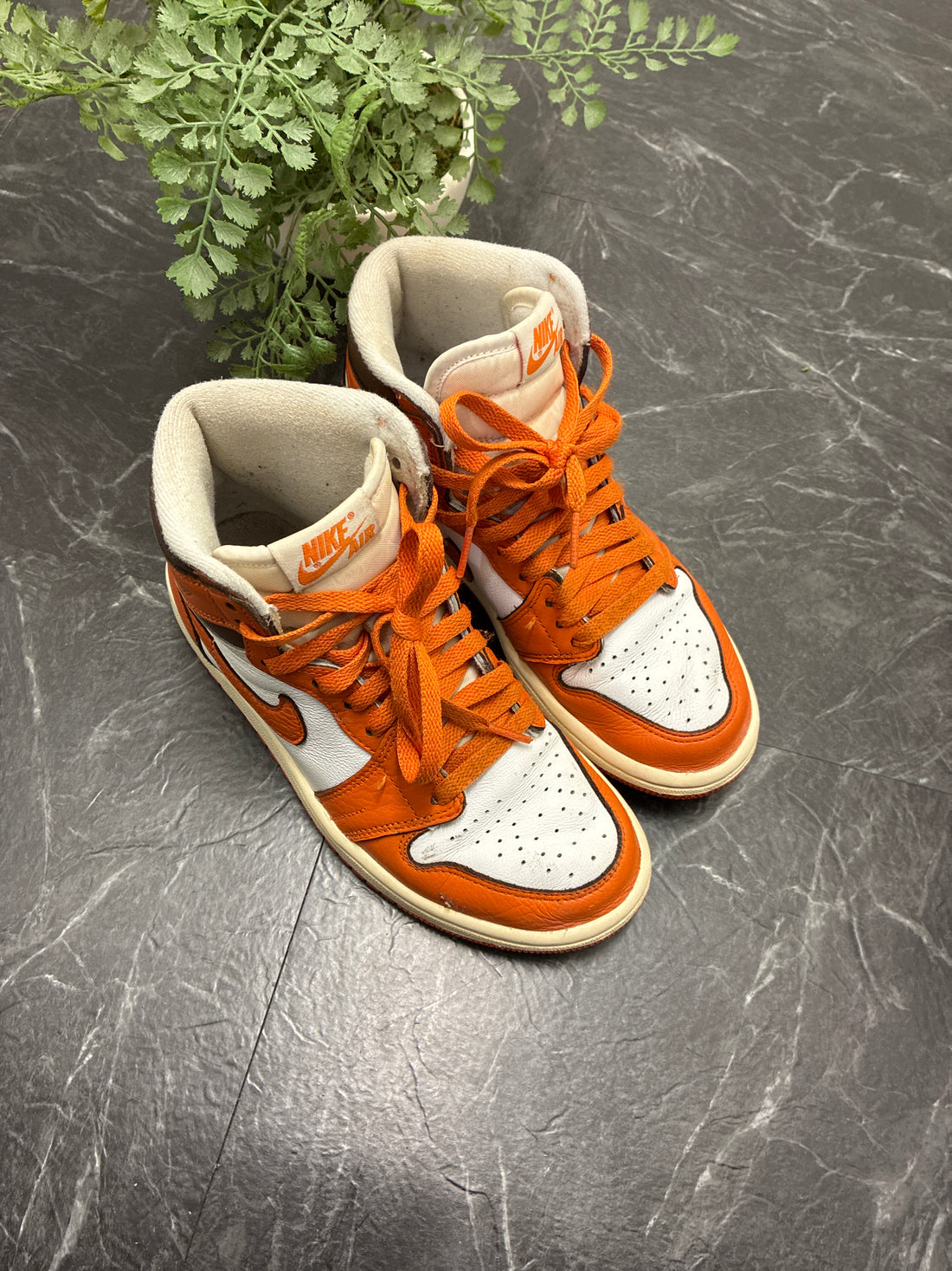 Jordan 1 High Starfish W SZ: 6W/4.5Y - Pre-Owned