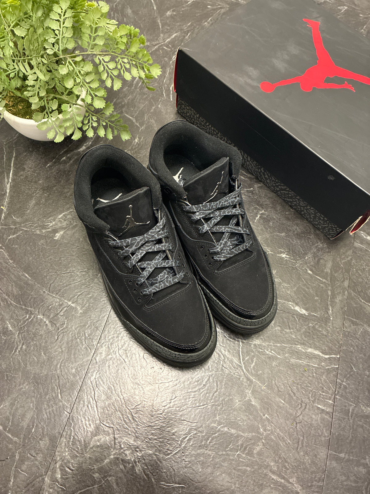 Jordan 3 Black Cat 2024 SZ: 9M - Pre-Owned