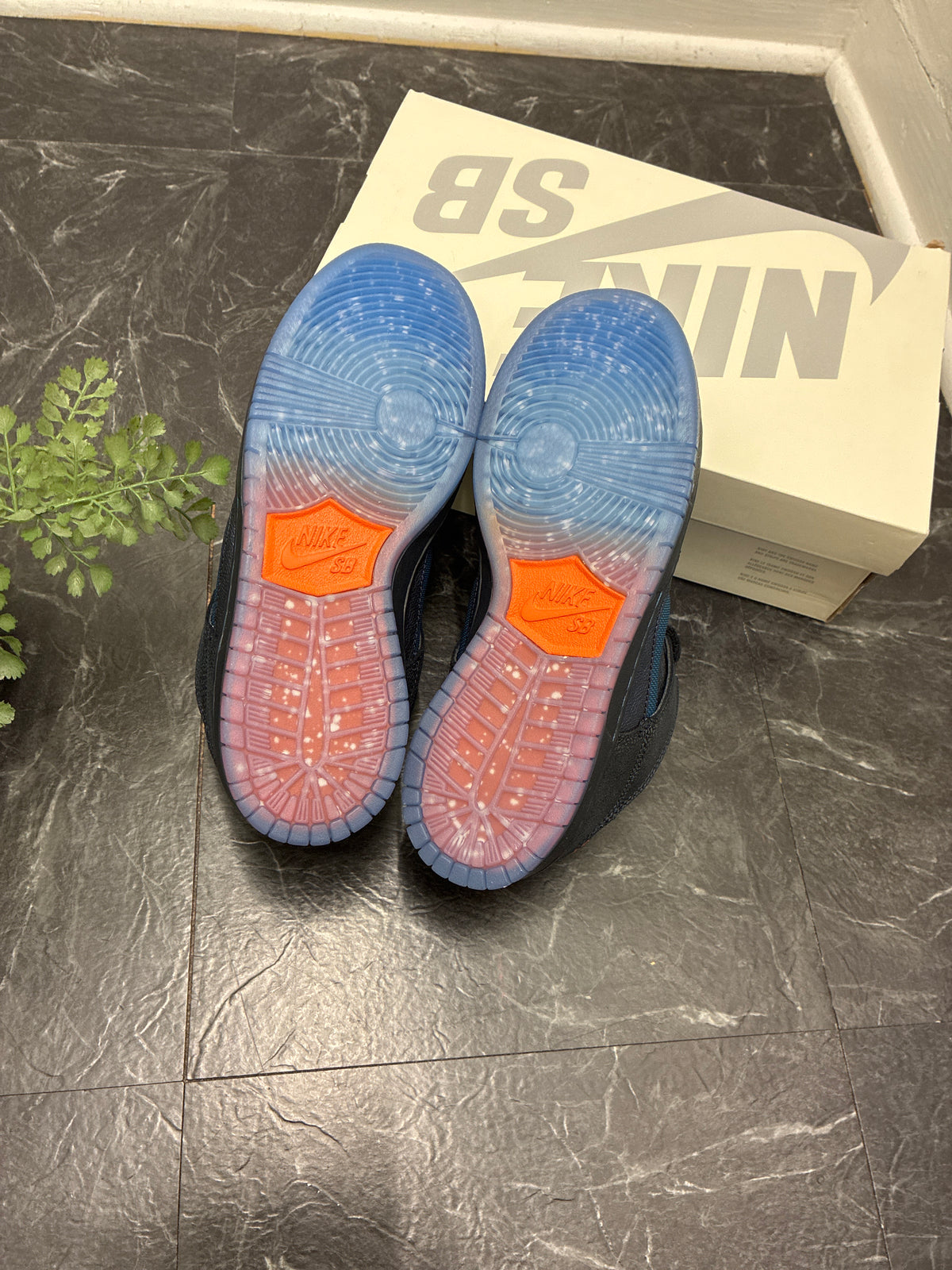 Nike SB Dunk Low Bluetile Skateboards SZ: 7M/8.5W - New