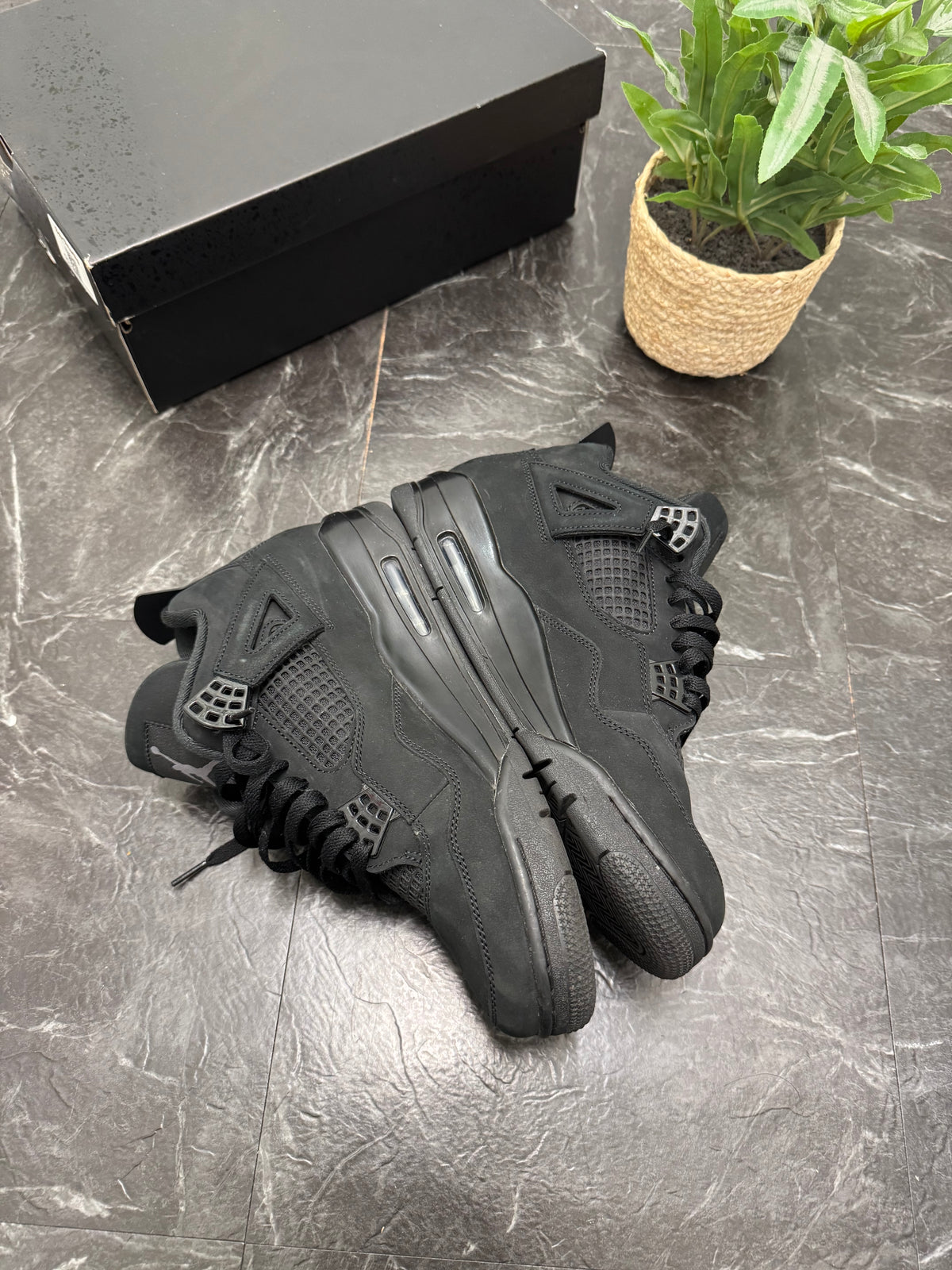 Air Jordan 4 Retro “Black Cat” (2025) SZ: 10M – Pre-Owned