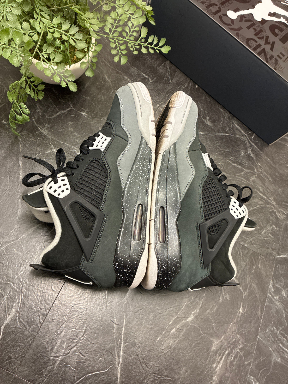 Jordan 4 Fear 2024 SZ: 10.5M - Pre-Owned