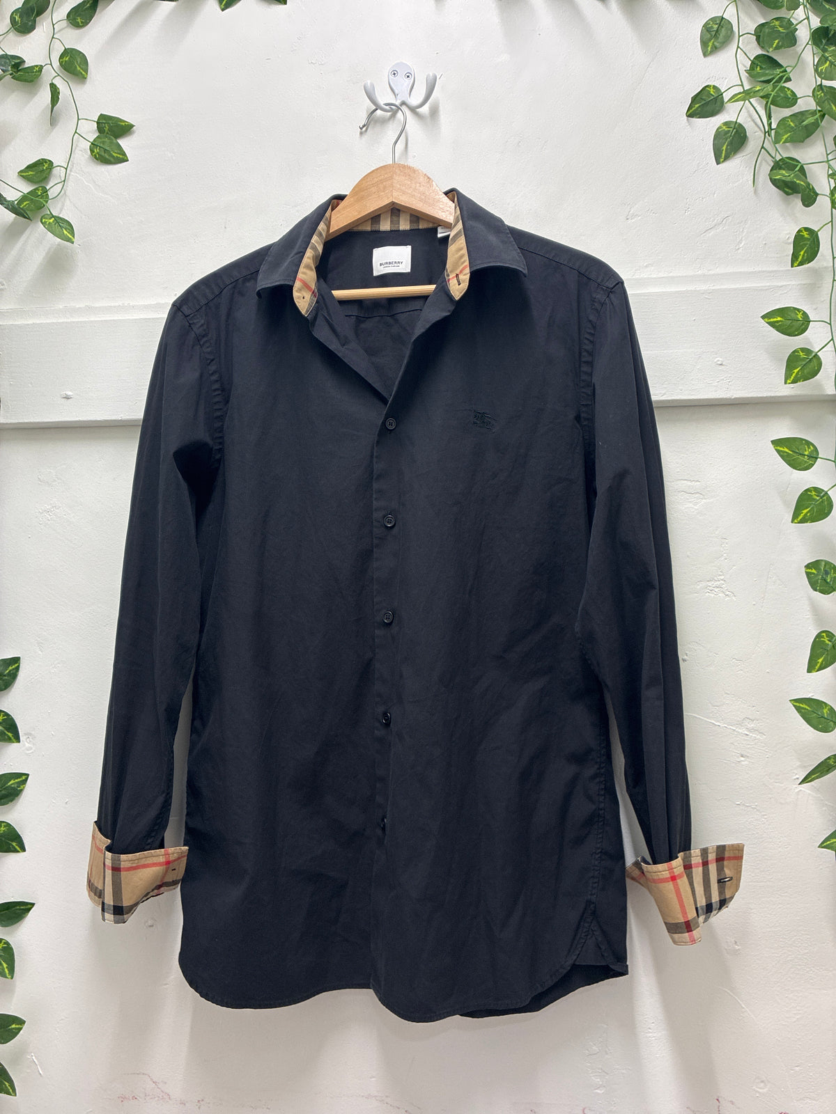 Burberry Classic Black L/S Button Up Shirt SZ: M - Pre-Owned