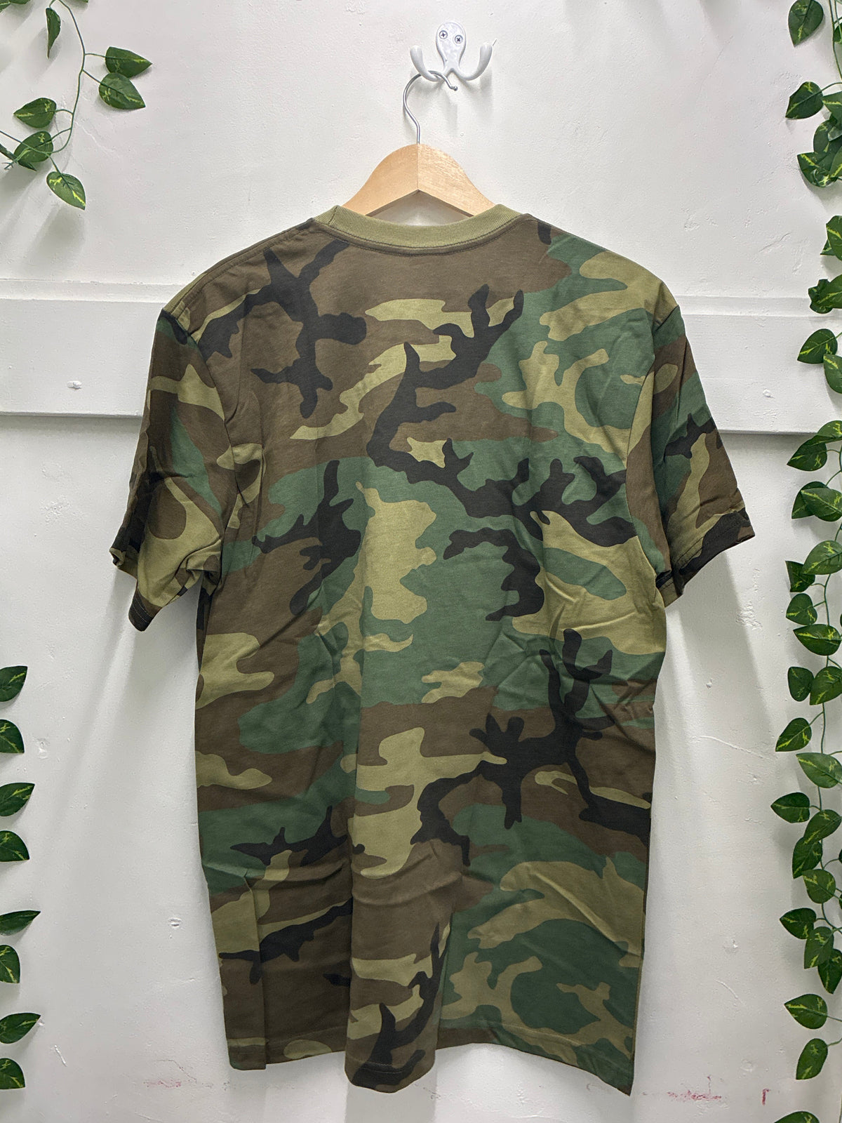 Supreme Paint Logo Woodland Camo Tee SZ: L - NEW