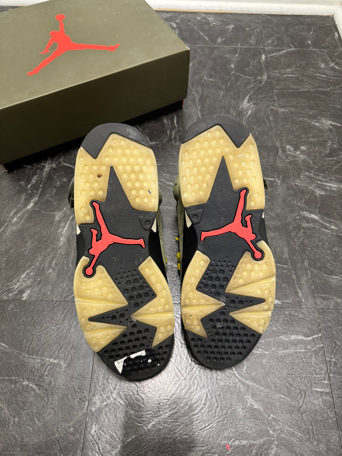 Jordan 6 Travis Scott Olive SZ: 10.5M – Pre-Owned