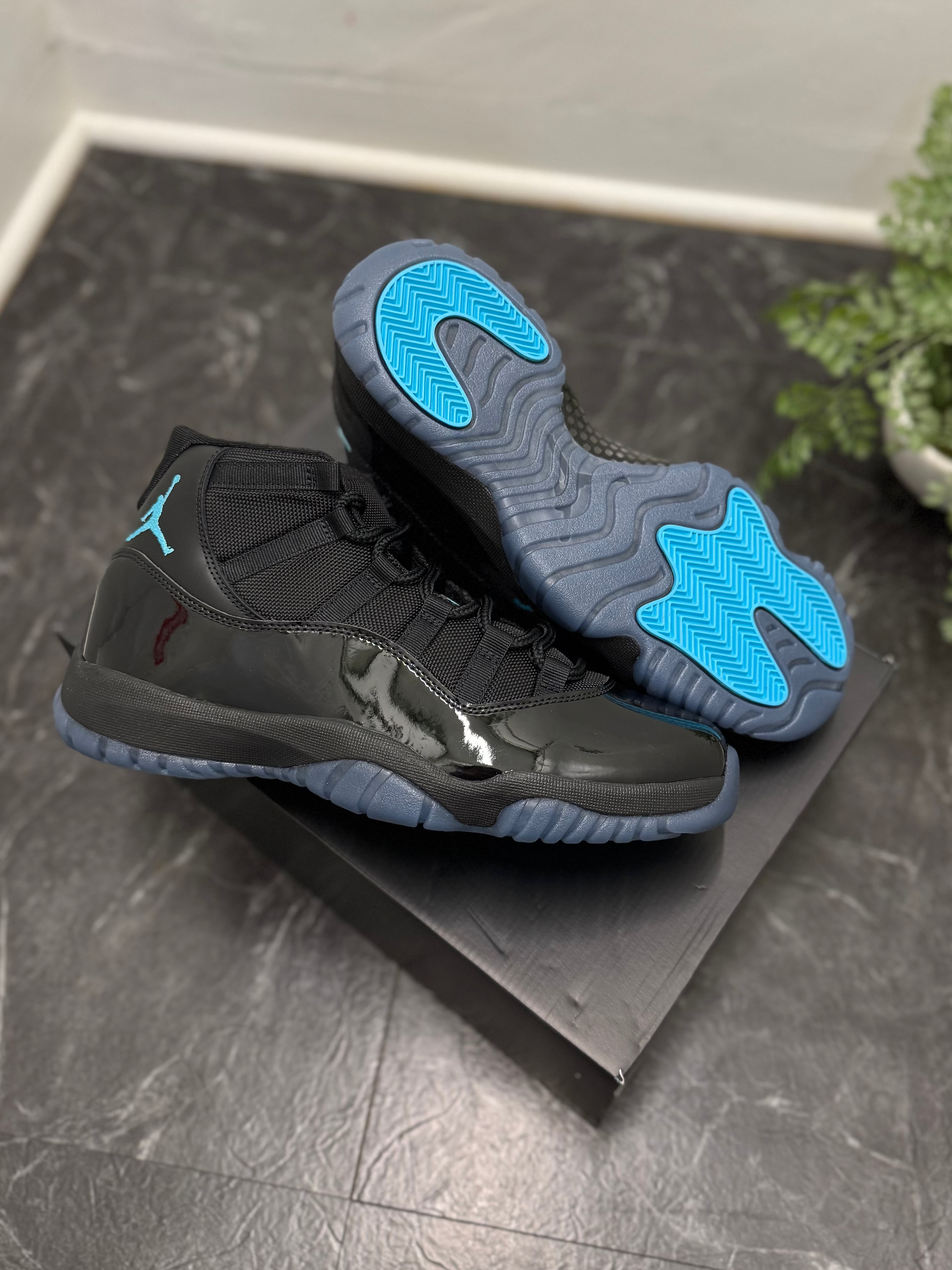 SALE - Jordan 11 Gamma 2025 SZ: 10.5M - New