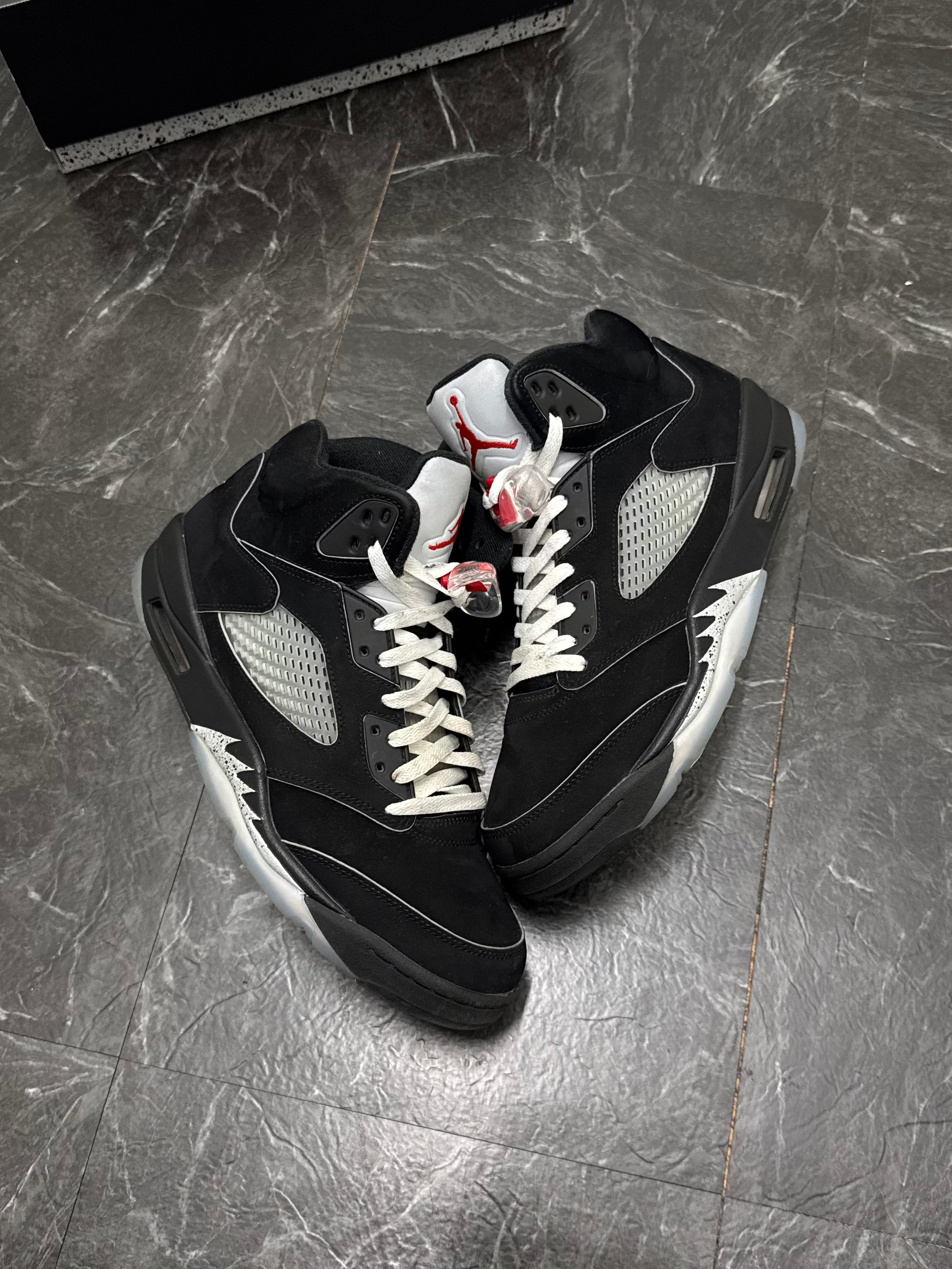 Jordan 5 Black Metallic Reimagined SZ: 11.5M - Pre-Owned