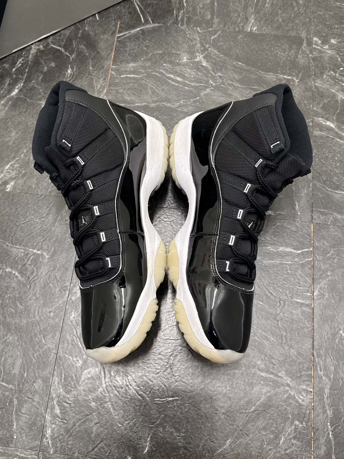 Jordan 11 Jubilee 25th Anniversary SZ: 11M - Pre-Owned
