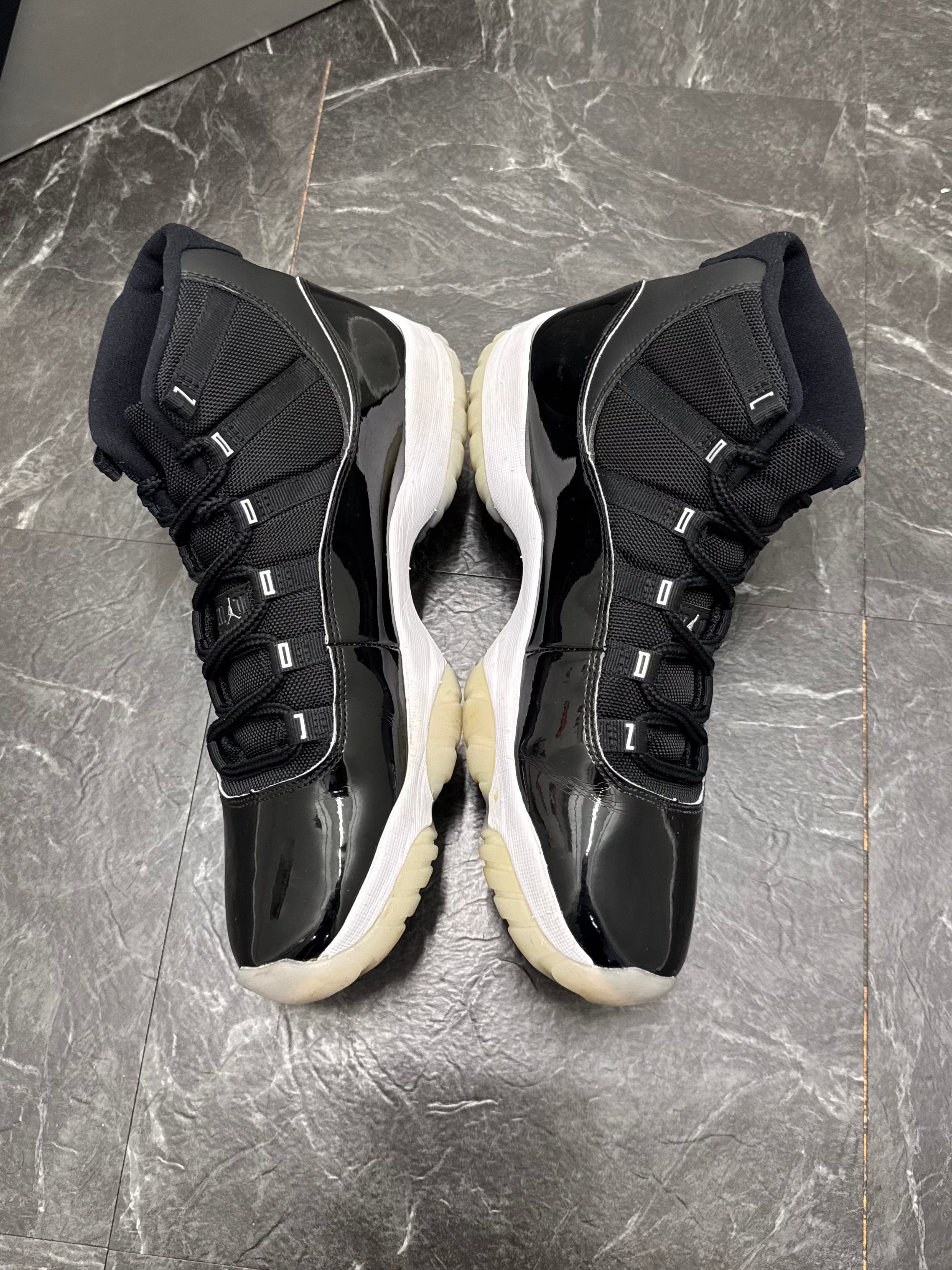 Jordan 11 Jubilee 25th Anniversary SZ: 11M - Pre-Owned